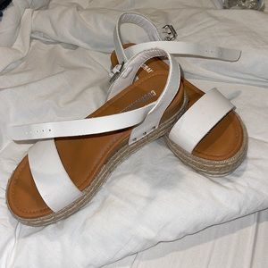 Platform sandals